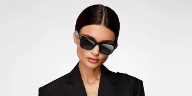 Meta и Coperni представили лимитированную серию модных очков Ray-Ban Meta на показе Недели моды в Париже