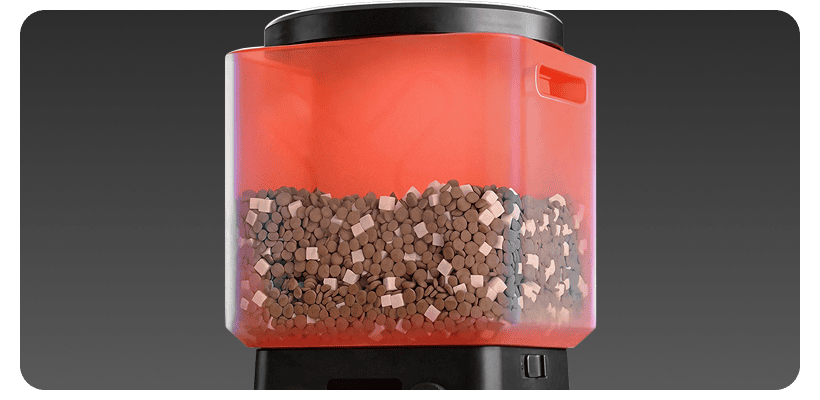 Molly-Cody-Smart-Feeder-Titan-03