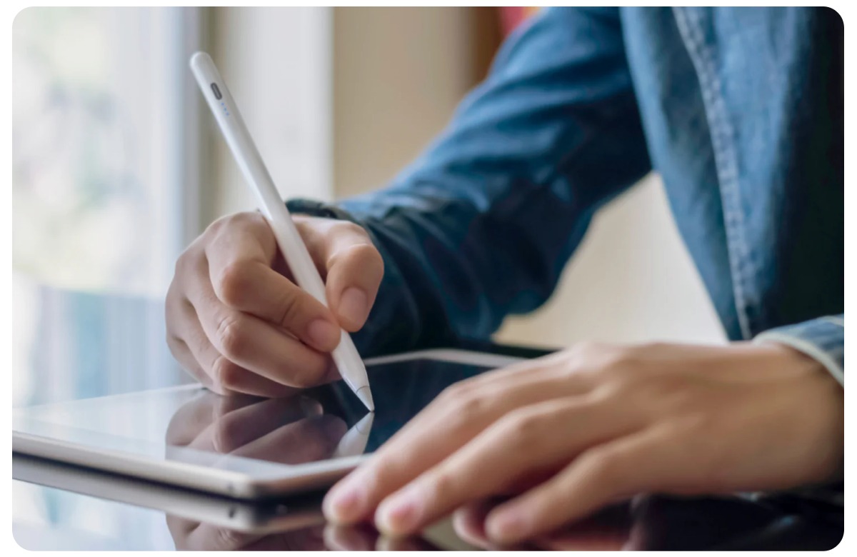 Uniq-PIXO-LITE-Magnetic-Stylus-for-iPad-02